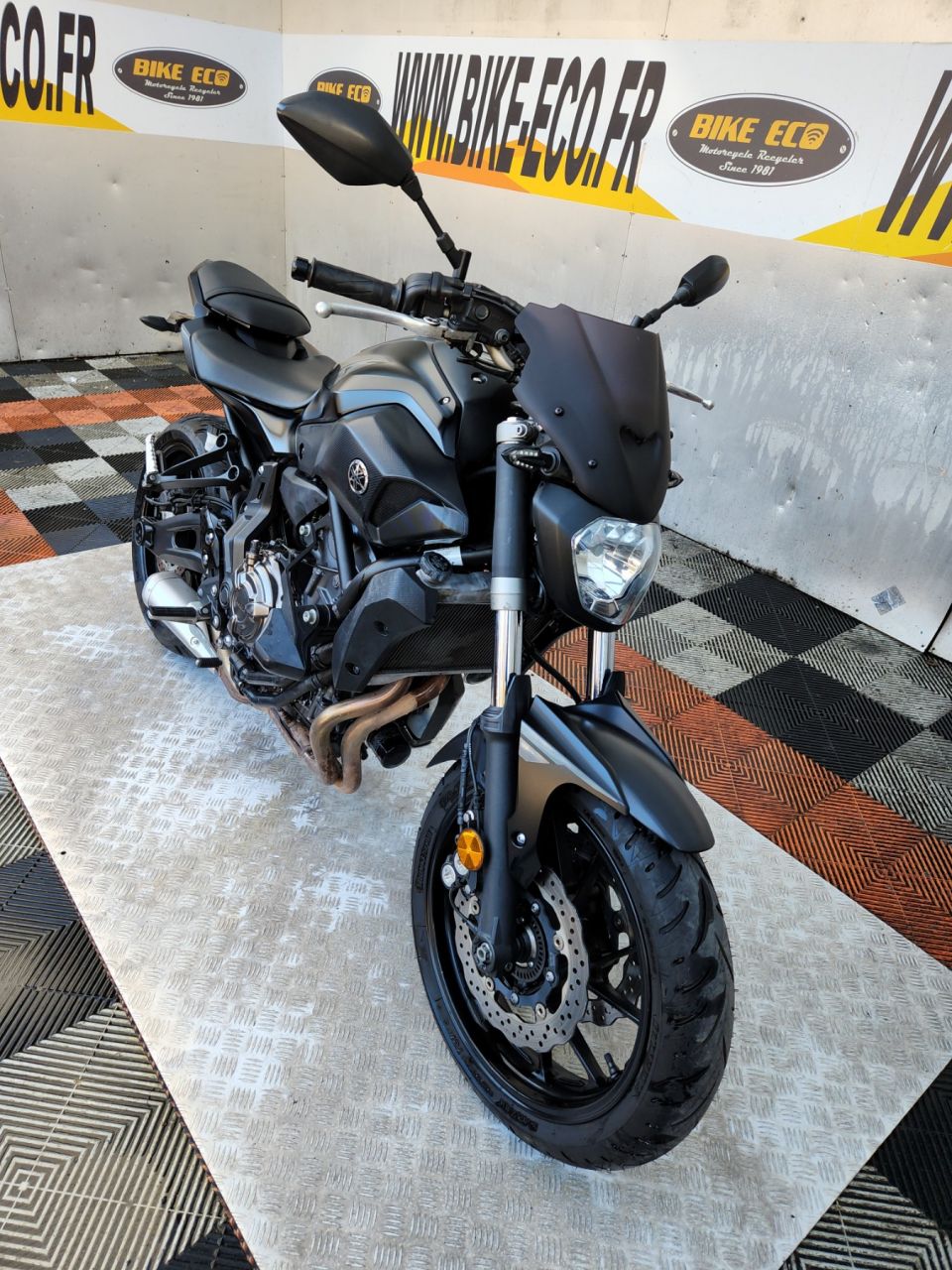 YAMAHA MT-07 4