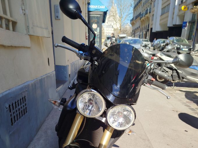 TRIUMPH STREET TRIPLE 675 4