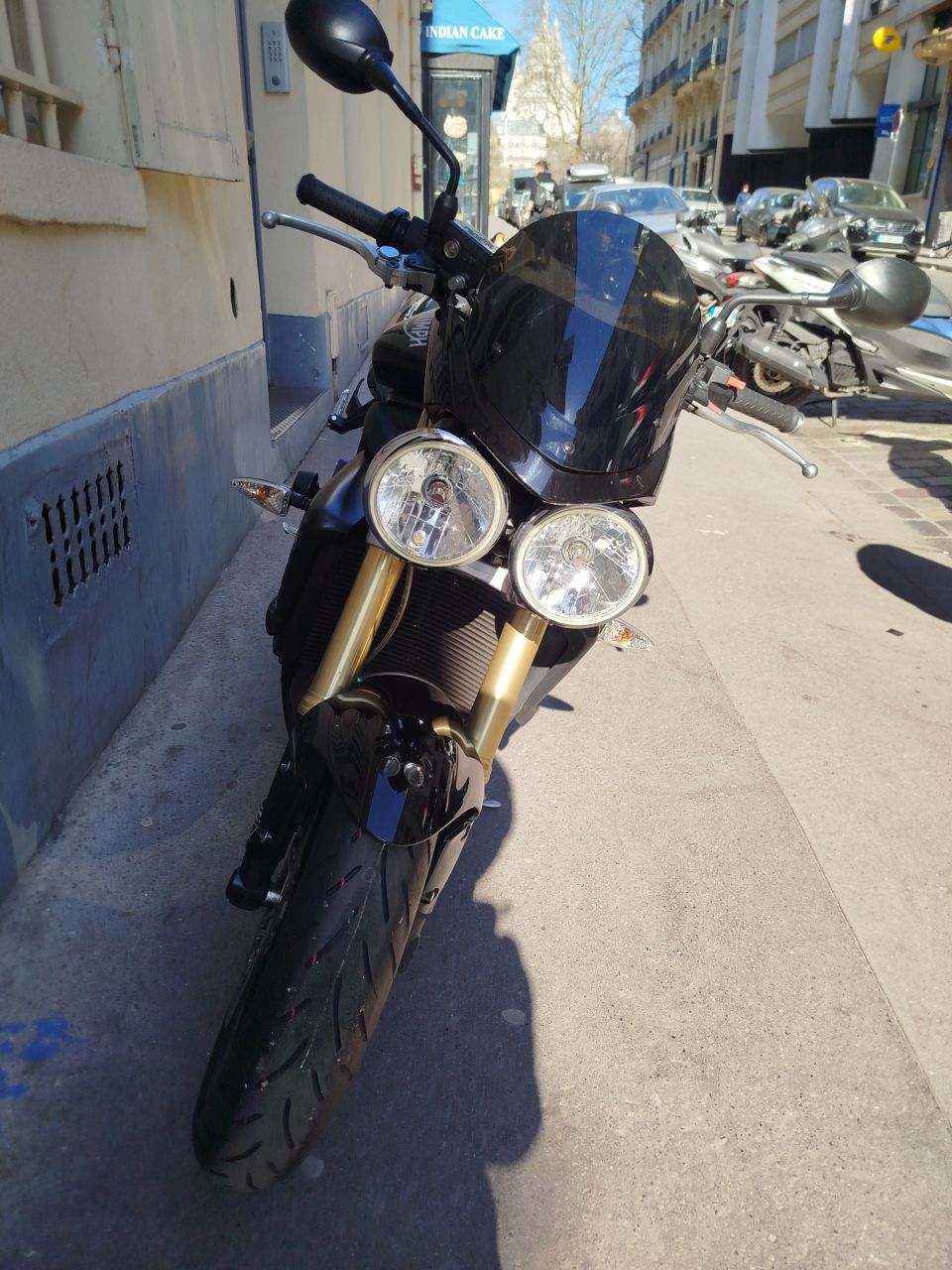 TRIUMPH STREET TRIPLE 675 4