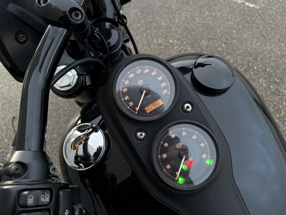 HARLEY-DAVIDSON DYNA LOW RIDER 1800 S 4