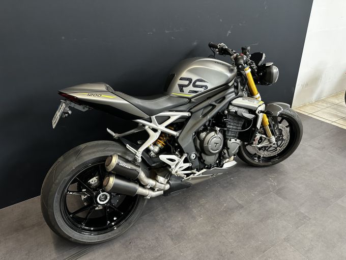 TRIUMPH SPEED TRIPLE 1200 RS 4