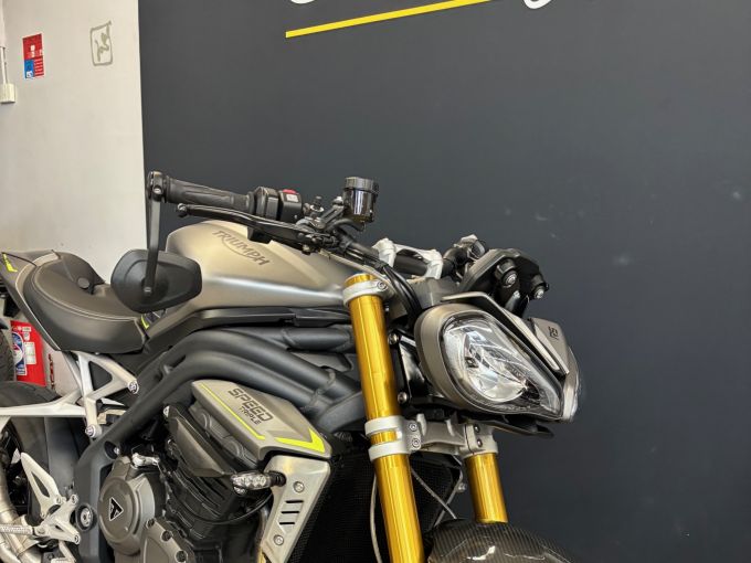 TRIUMPH SPEED TRIPLE 1200 RS 4
