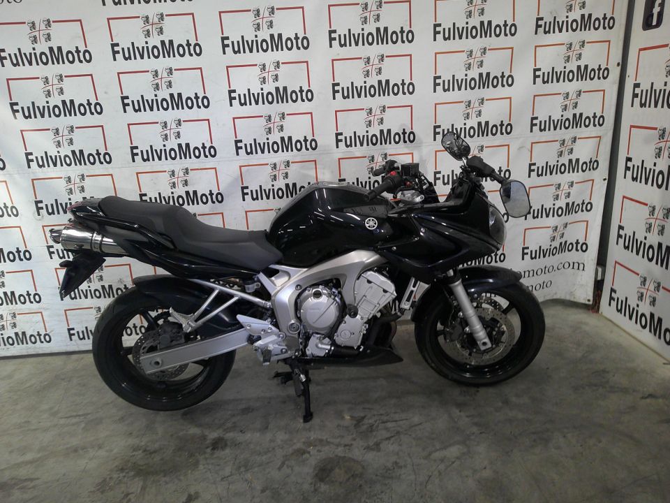 YAMAHA FZ6 600 FAZER S2 4
