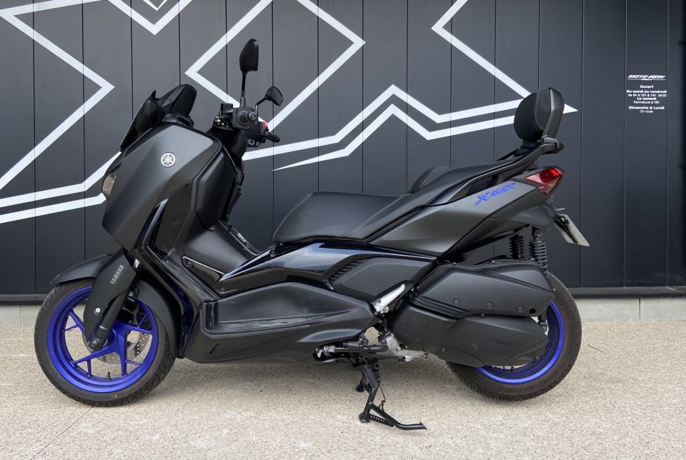 YAMAHA XMAX 300 4