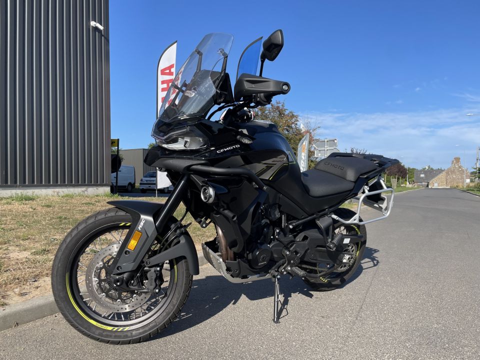 CF MOTO 800 MT 4
