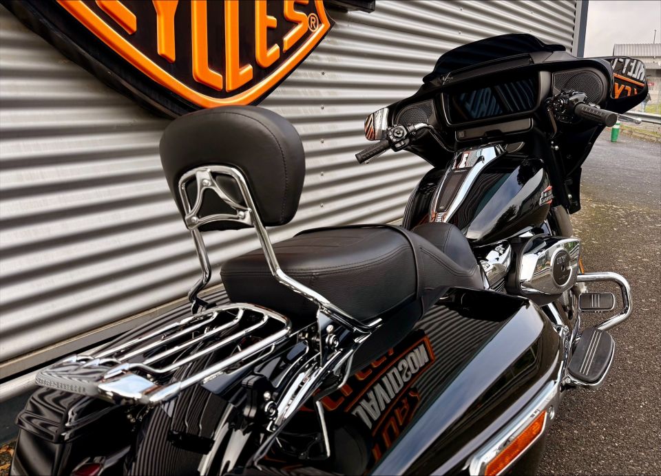 HARLEY-DAVIDSON TOURING STREET GLIDE 1923 4