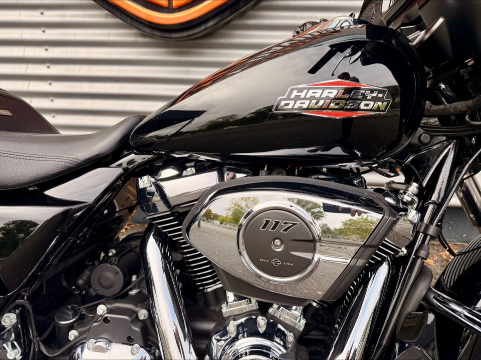 HARLEY-DAVIDSON TOURING STREET GLIDE 1923 4