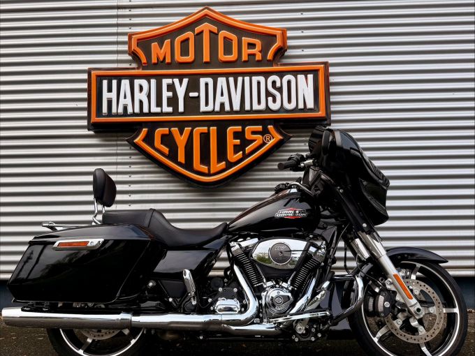 HARLEY-DAVIDSON TOURING STREET GLIDE 1923 4