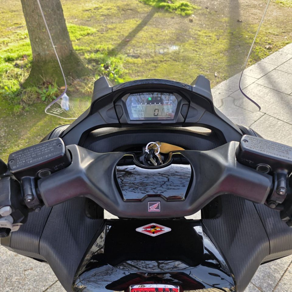 HONDA INTEGRA 750 S 4