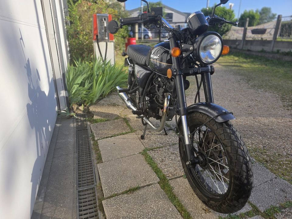 BULLIT MOTORCYCLES HUNT S 4