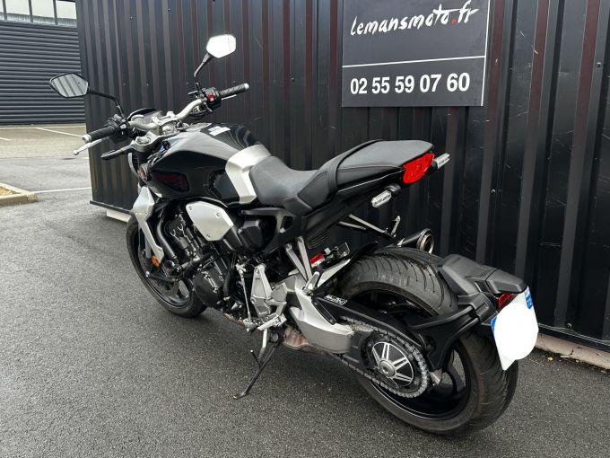 HONDA CB 1000 R 4