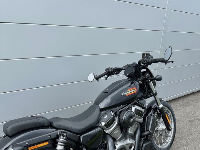 HARLEY-DAVIDSON SPORTSTER NIGHTSTER 975 4
