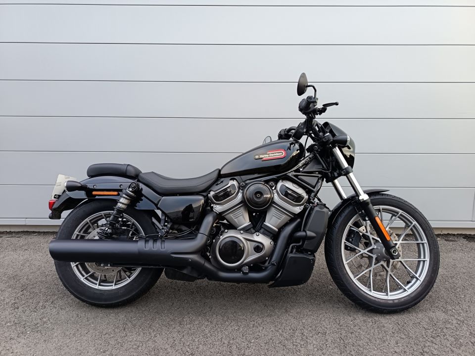 HARLEY-DAVIDSON SPORTSTER NIGHTSTER 975 4