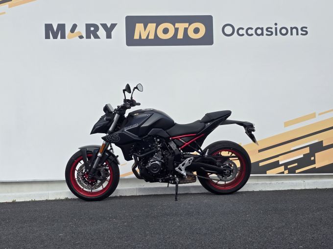 SUZUKI GSX-8S 4