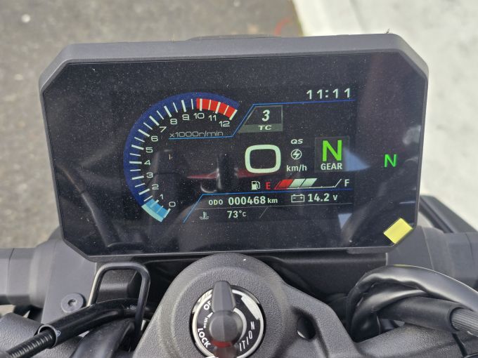 SUZUKI GSX-8S 4