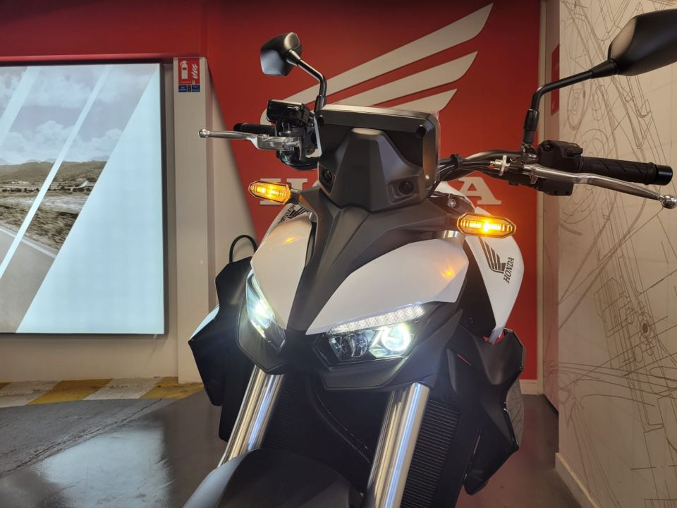 HONDA CB 1000 Hornet 4