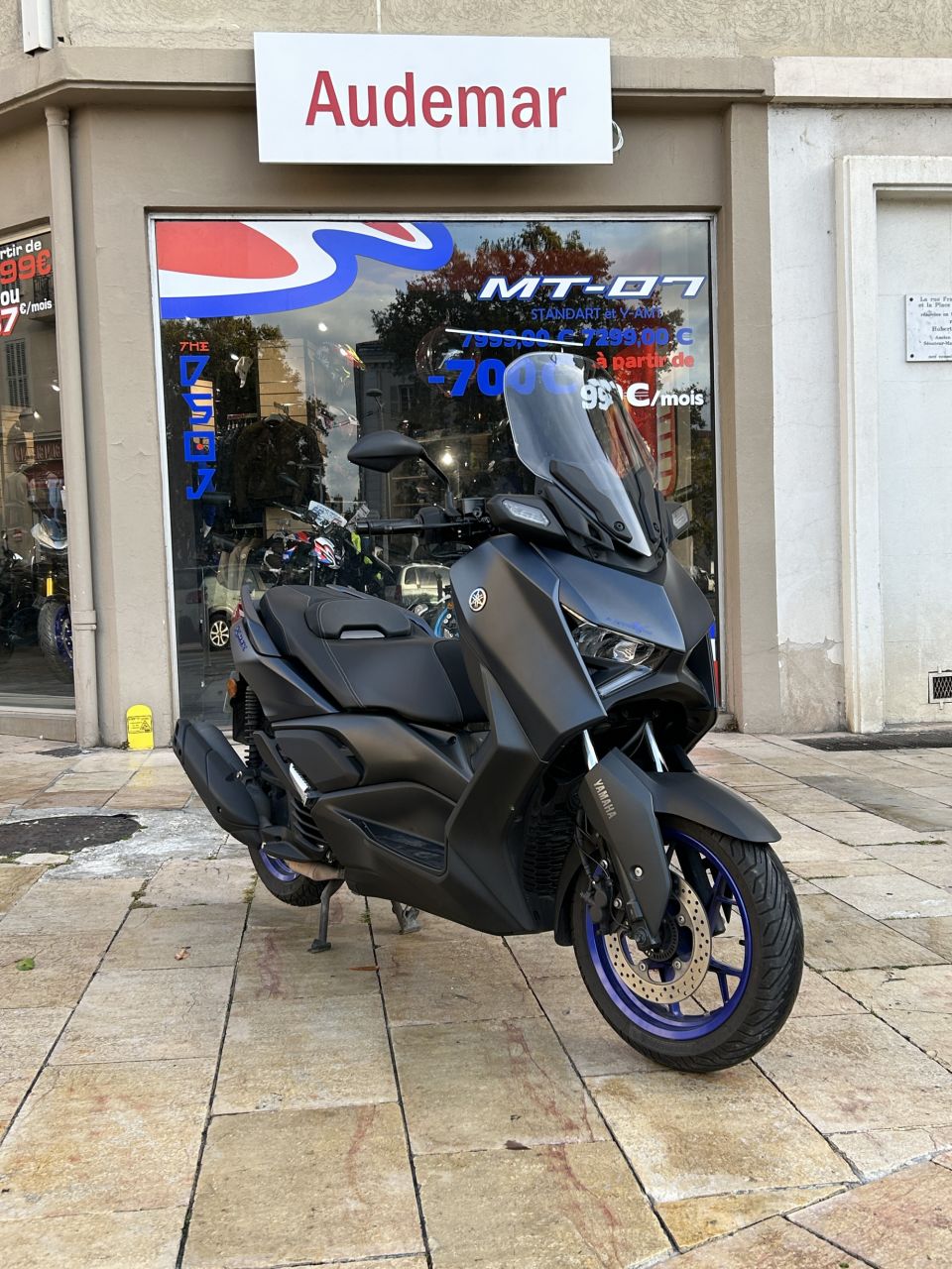 YAMAHA X-MAX 125 4