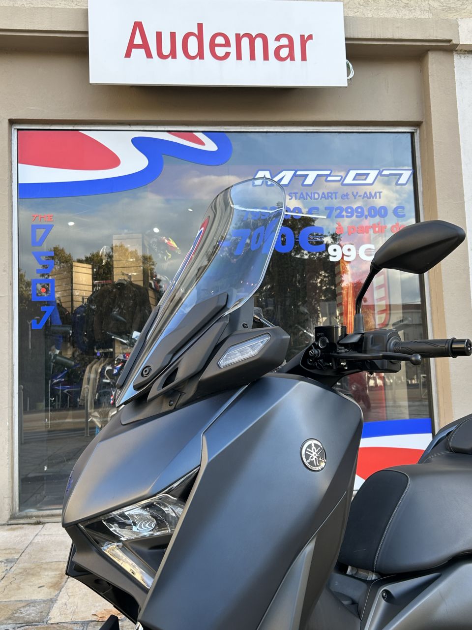 YAMAHA X-MAX 125 4
