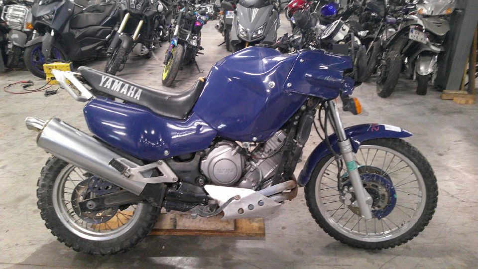 YAMAHA XTZ 750 SUPER TENERE 4