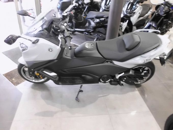 YAMAHA XP T-MAX 560 TECH MAX 4