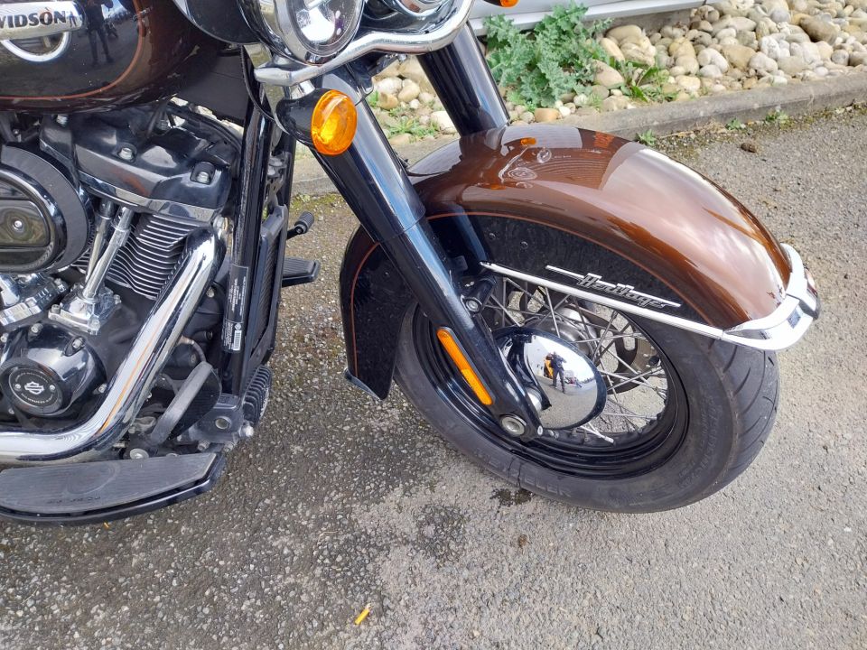 HARLEY-DAVIDSON SOFTAIL HERITAGE 1868 CLASSIC 4