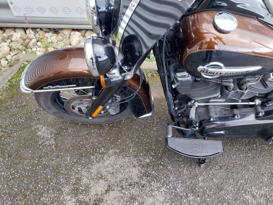HARLEY-DAVIDSON SOFTAIL HERITAGE 1868 CLASSIC 4