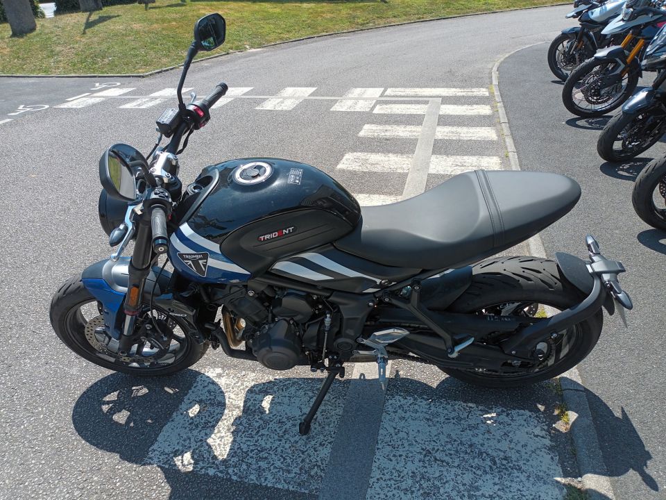TRIUMPH TRIDENT 660 4
