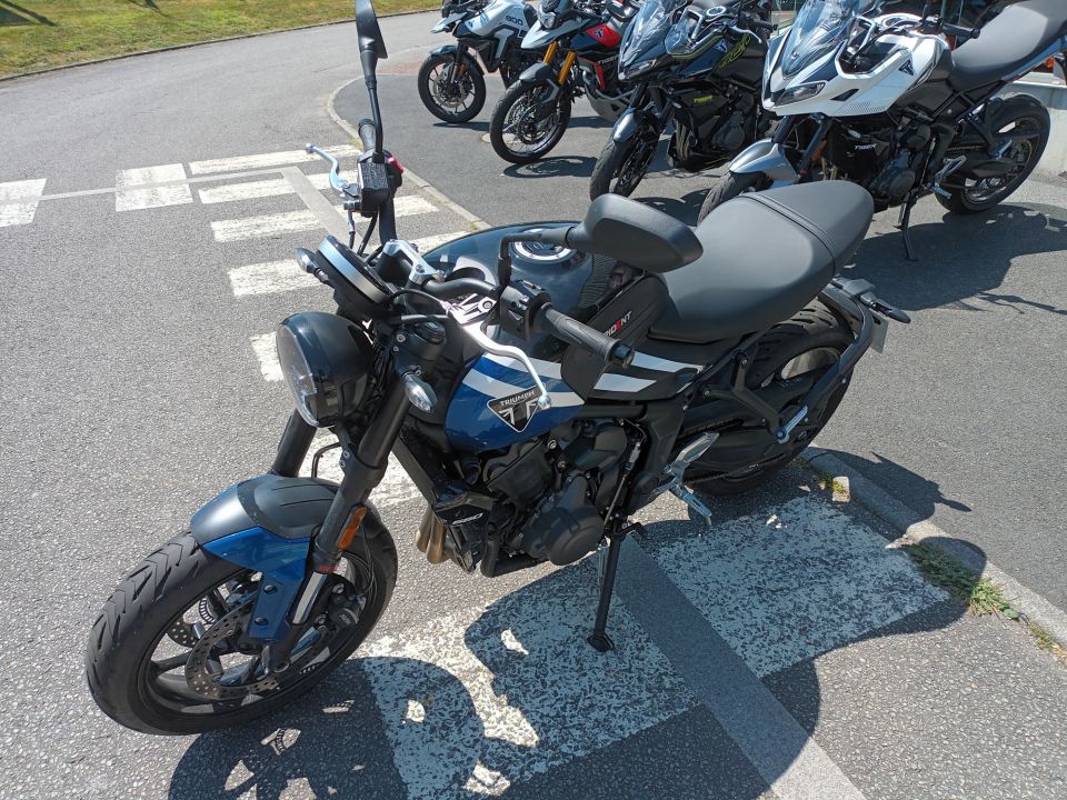 TRIUMPH TRIDENT 660 4