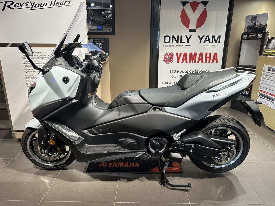 YAMAHA XP T-MAX 560 TECH MAX 4