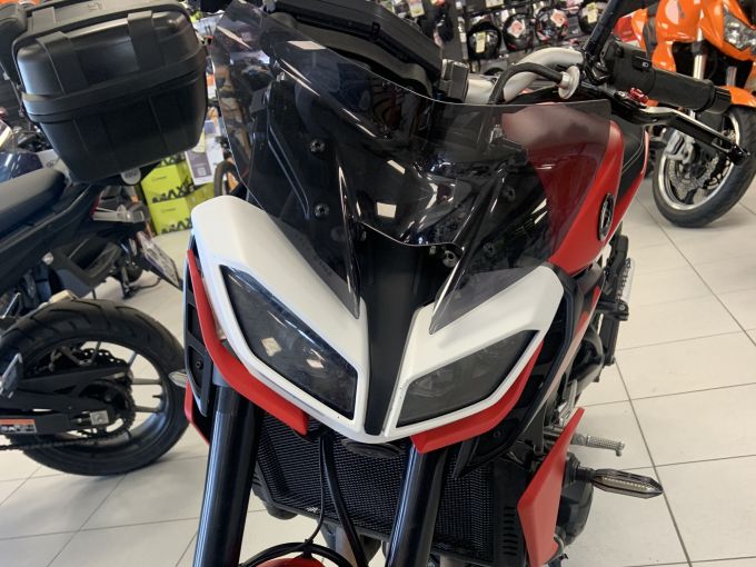 YAMAHA MT-09 4