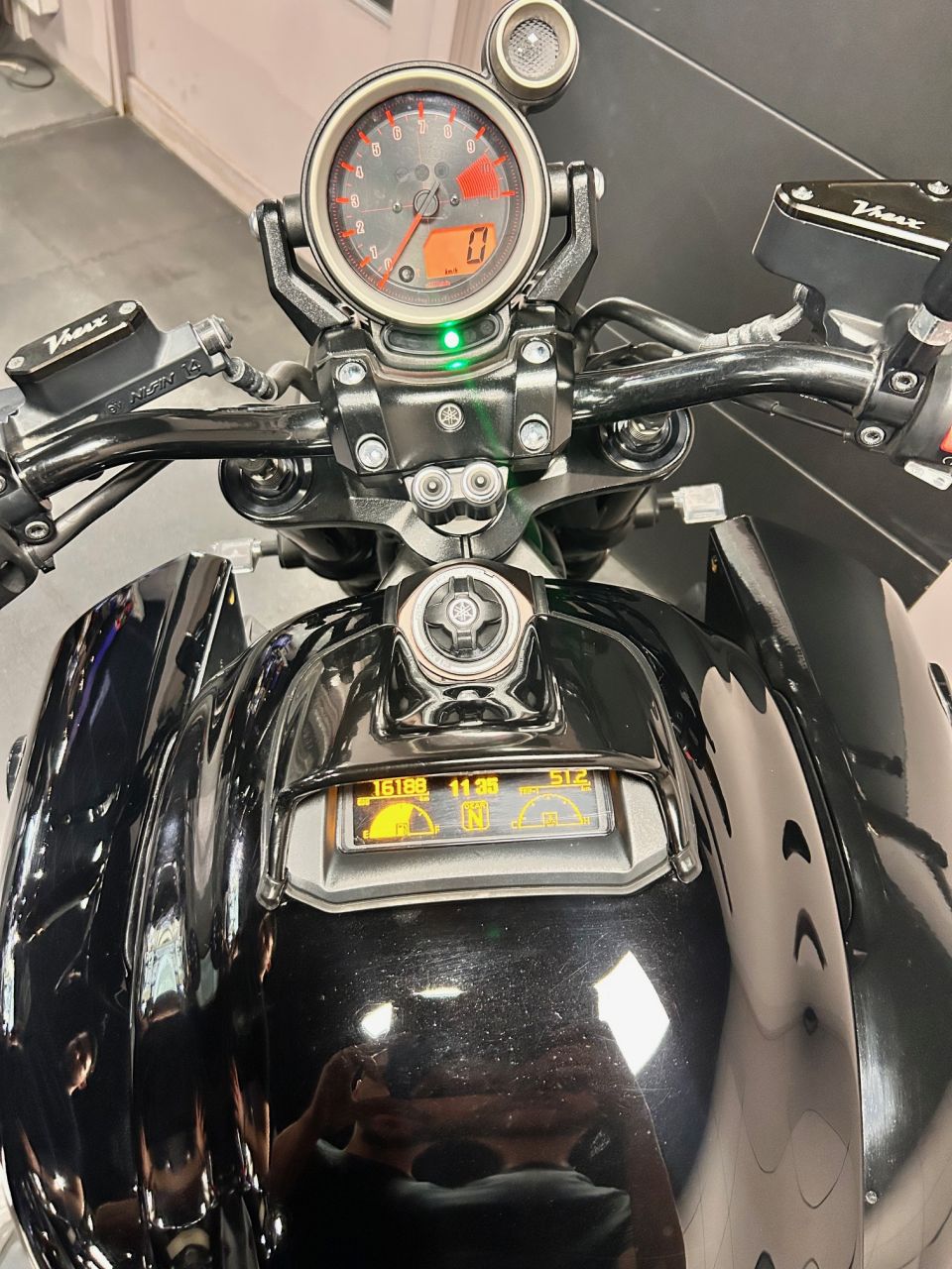 YAMAHA V-MAX 1700 4