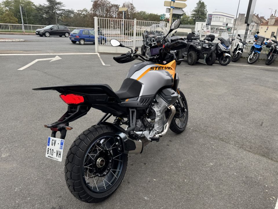 MOTO GUZZI STELVIO 4