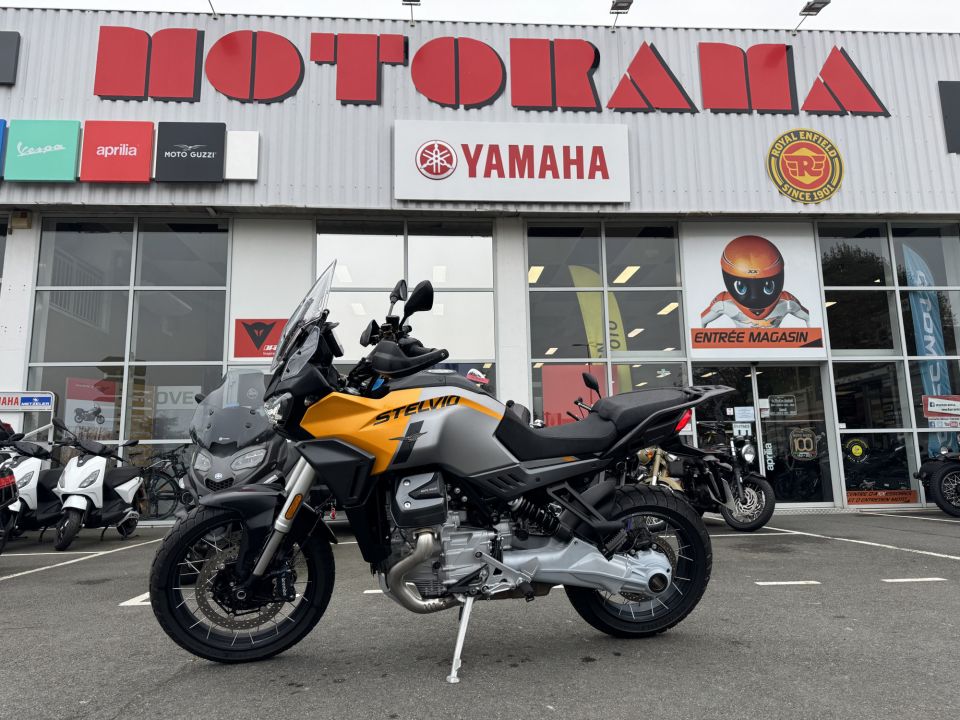 MOTO GUZZI STELVIO 4