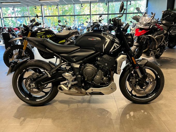 TRIUMPH TRIDENT 660 4