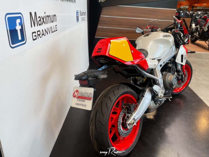 YAMAHA XSR 900 GP 4