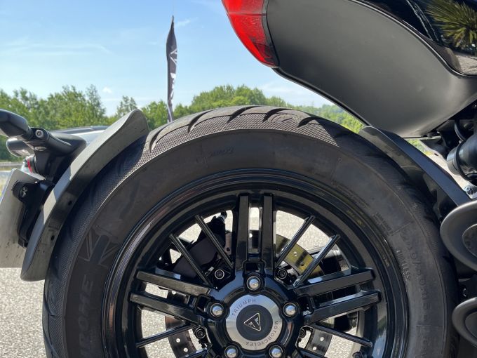 TRIUMPH ROCKET 3 R CHROME 4