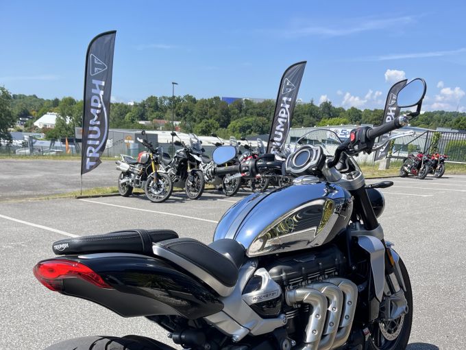 TRIUMPH ROCKET 3 R CHROME 4