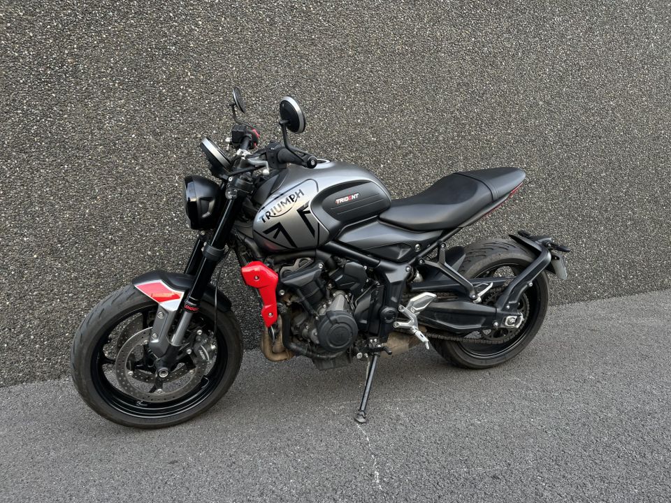 TRIUMPH TRIDENT 660 4