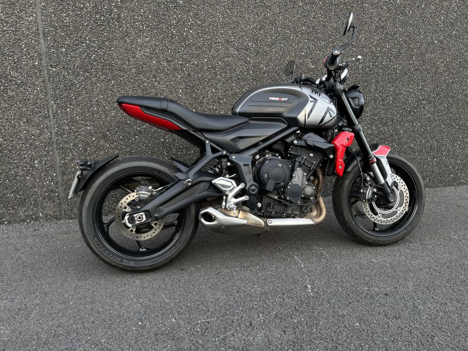 TRIUMPH TRIDENT 660 4