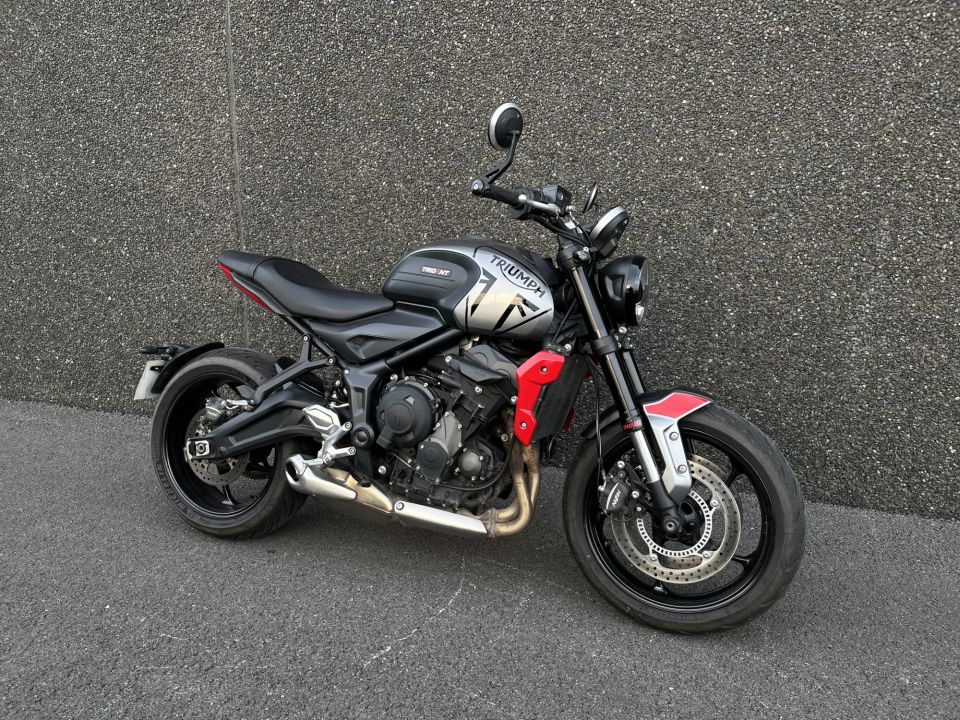 TRIUMPH TRIDENT 660 4