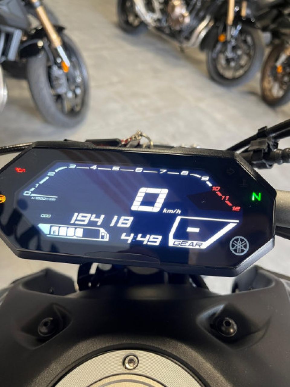YAMAHA MT-07 4