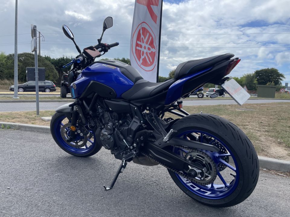 YAMAHA MT-07 (47.5CV) 4