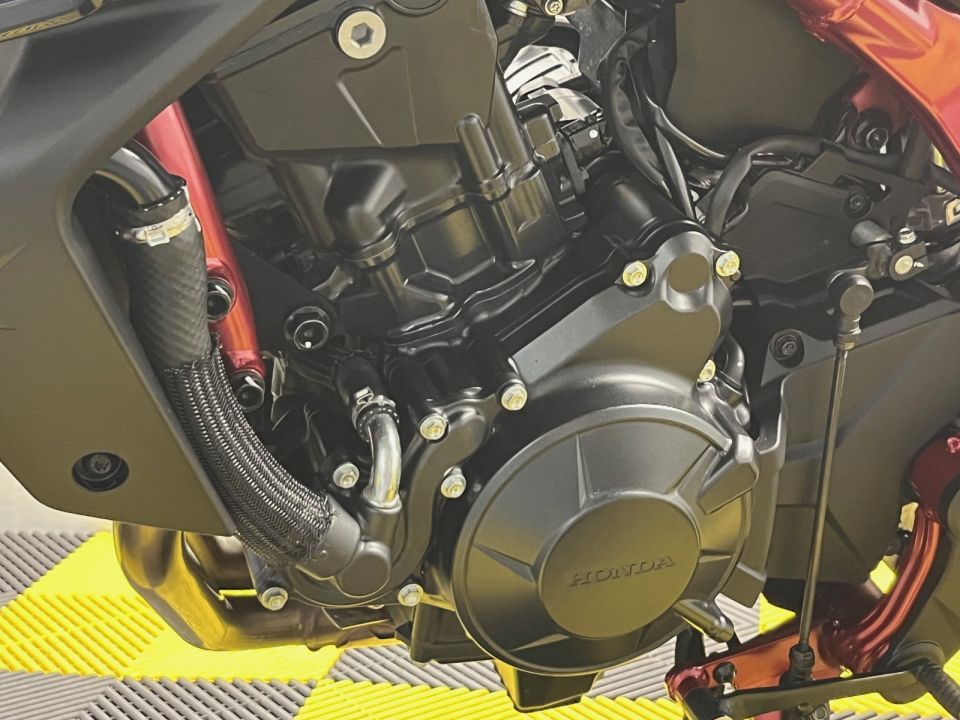 HONDA CB 750 HORNET 4