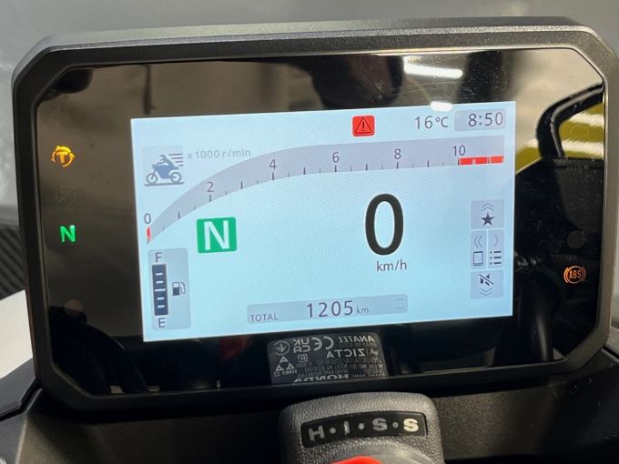 HONDA CB 750 HORNET 4