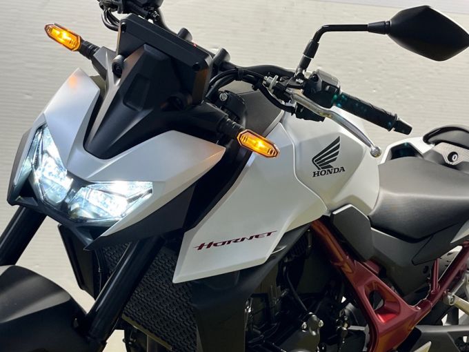 HONDA CB 750 HORNET 4