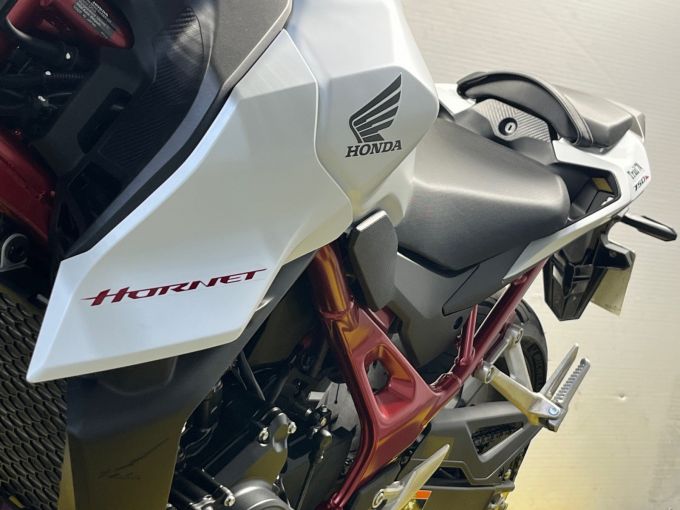 HONDA CB 750 HORNET 4