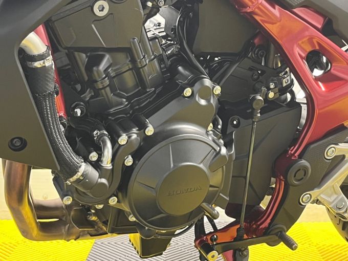 HONDA CB 750 HORNET 4