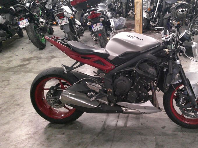 TRIUMPH STREET TRIPLE 675 RX 4