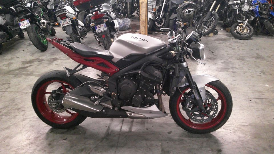 TRIUMPH STREET TRIPLE 675 RX 4