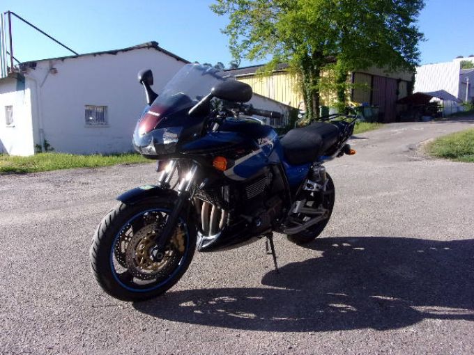 KAWASAKI ZRX 4